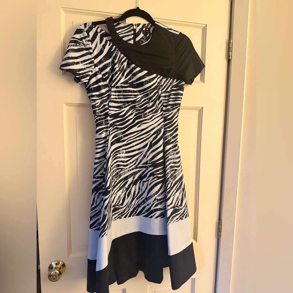 Donna Karan Monochrome Zebra Pattern Dress